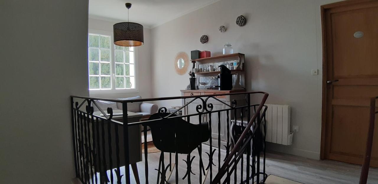 A L'Ombre De La Treille -Proche Saint-Emilion Bed & Breakfast Exterior foto