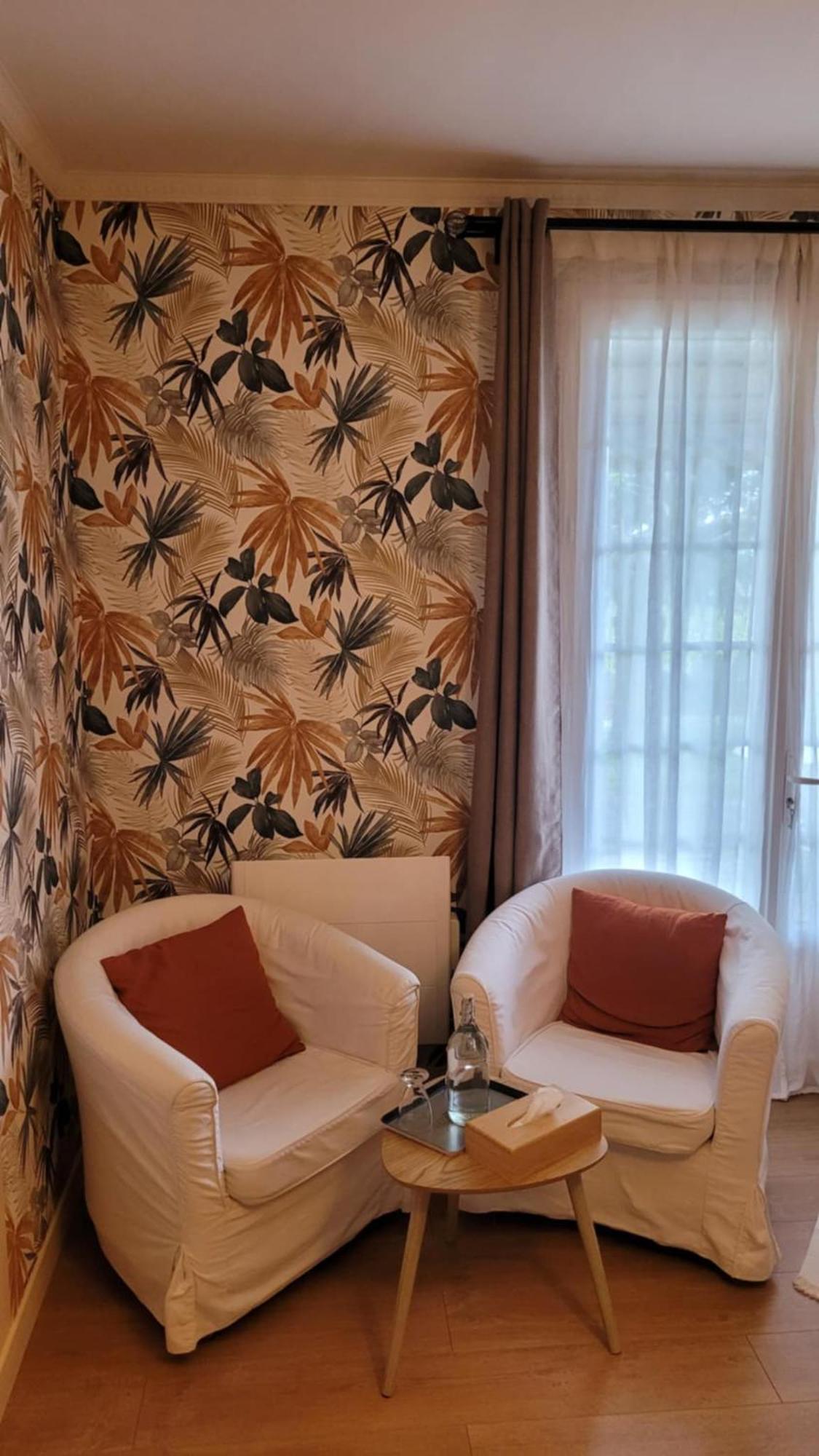 A L'Ombre De La Treille -Proche Saint-Emilion Bed & Breakfast Exterior foto
